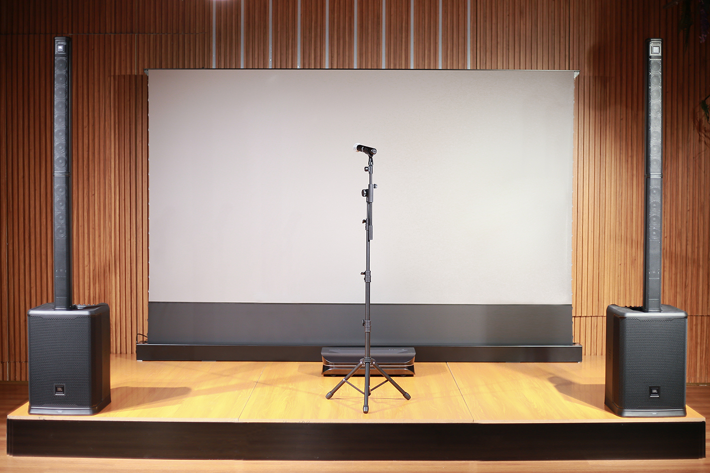 JBL Professional Speakers & Microphone Rental in Dubai